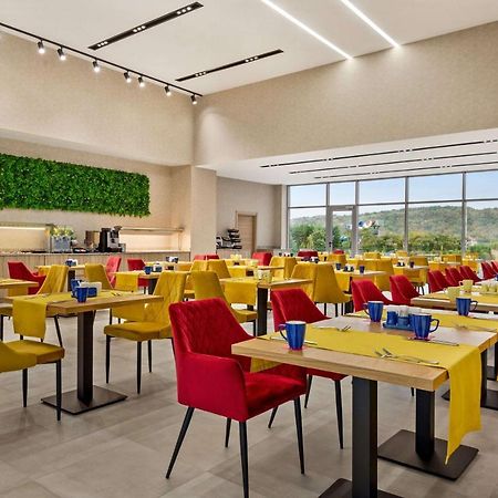 فندق Ramada By Wyndham Târgu Jiu المظهر الخارجي الصورة