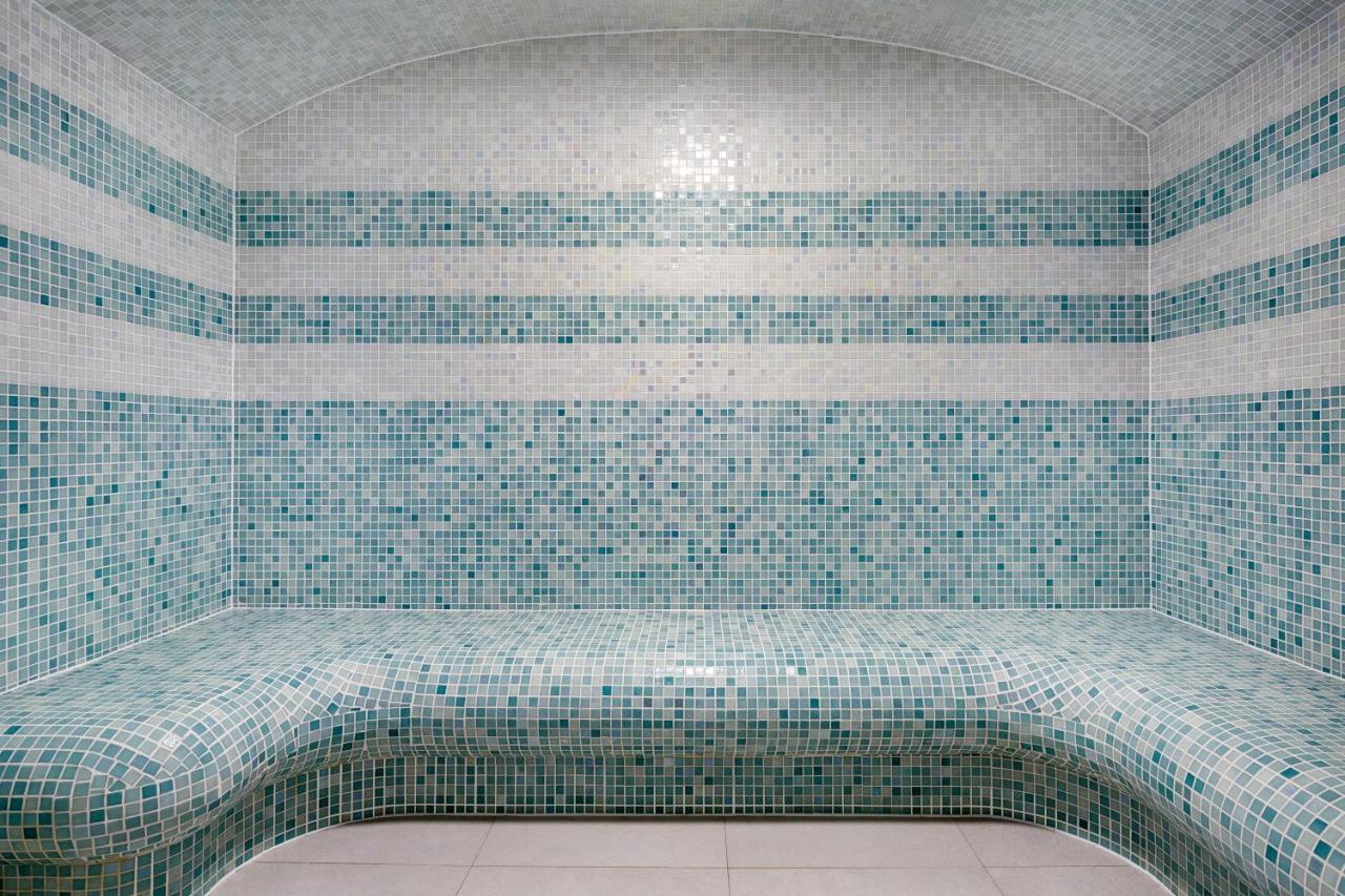 فندق Ramada By Wyndham Târgu Jiu المظهر الخارجي الصورة